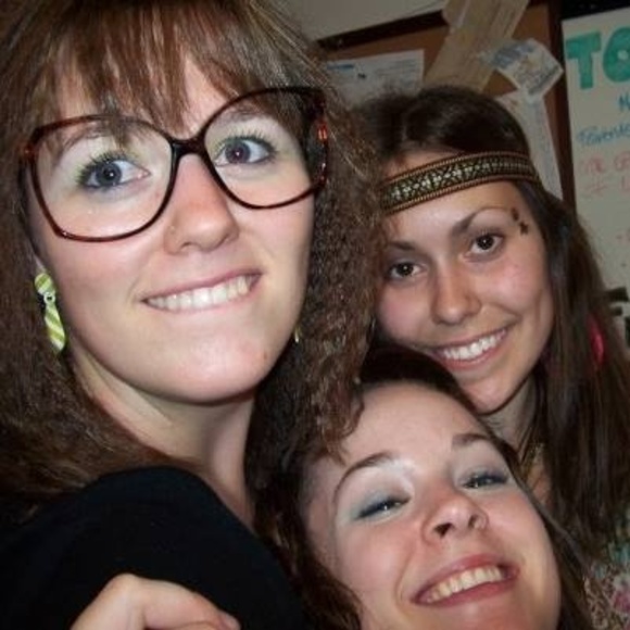 Meet your Posher, Holly - Picture 1 of 1